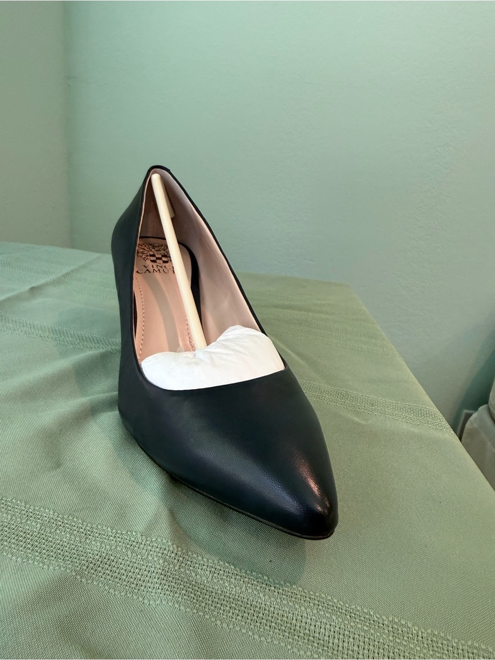 Vince Camuto - “Goldie” Leather Kitten Heel size 10 Navy BNIB - Picture 2 of 8